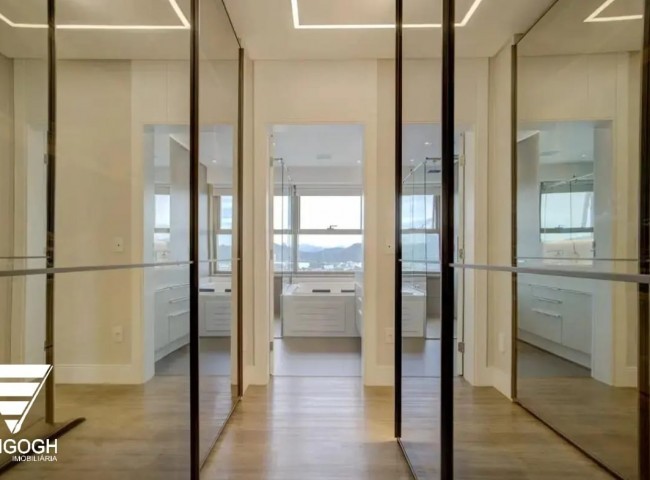 Apartamento 4 dormitórios Yachthouse, Quadra Mar - Balneário Camboriú