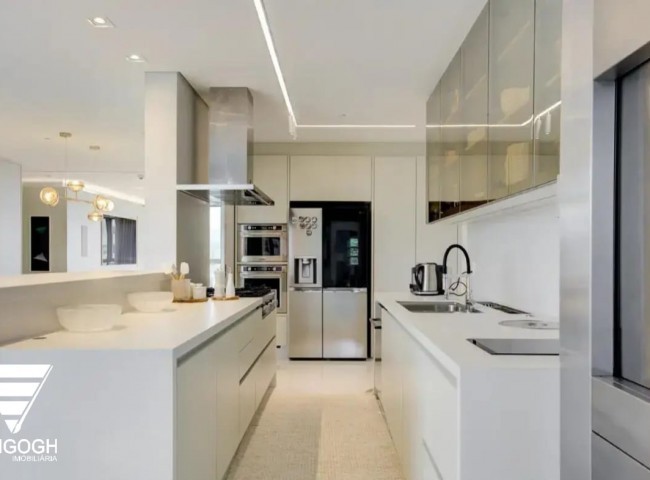 Apartamento 4 dormitórios Yachthouse, Quadra Mar - Balneário Camboriú