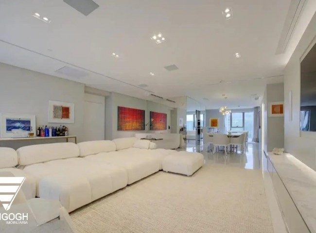 Apartamento 4 dormitórios Yachthouse, Quadra Mar - Balneário Camboriú