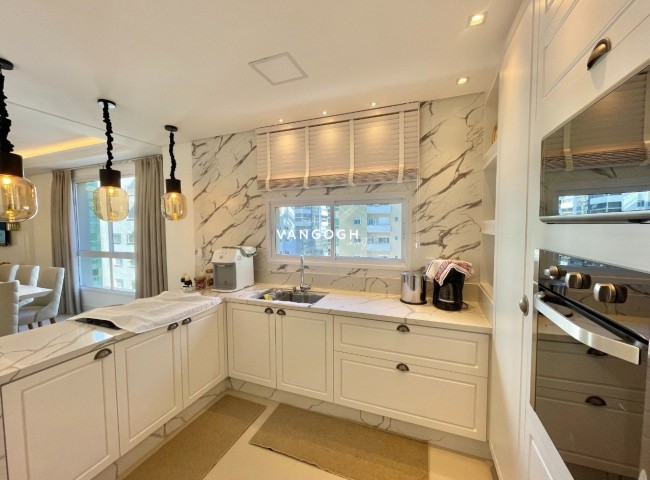 Apartamento 4 dormitórios Marie Antoinette, Meia Praia - ITAPEMA