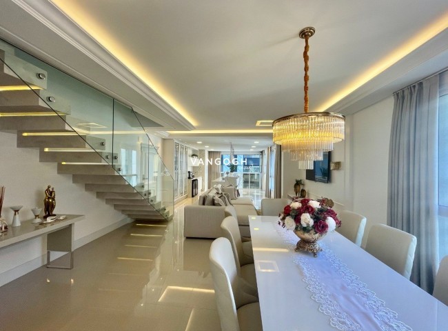 Apartamento 4 dormitórios Marie Antoinette, Meia Praia - ITAPEMA