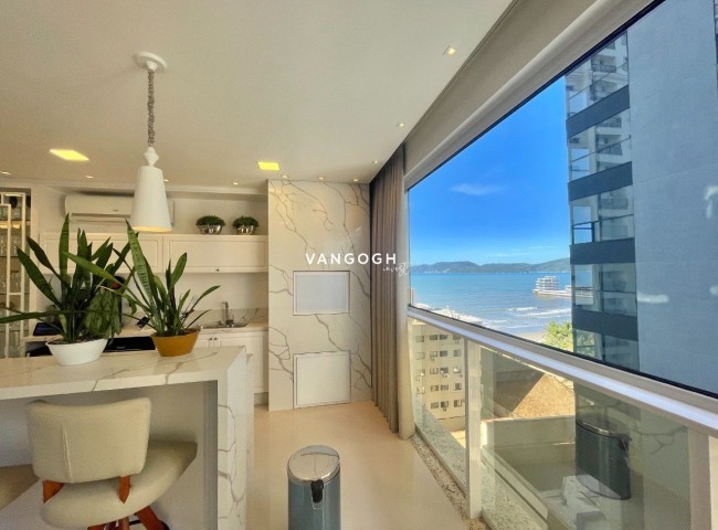 Apartamento 4 dormitórios Marie Antoinette, Meia Praia - ITAPEMA