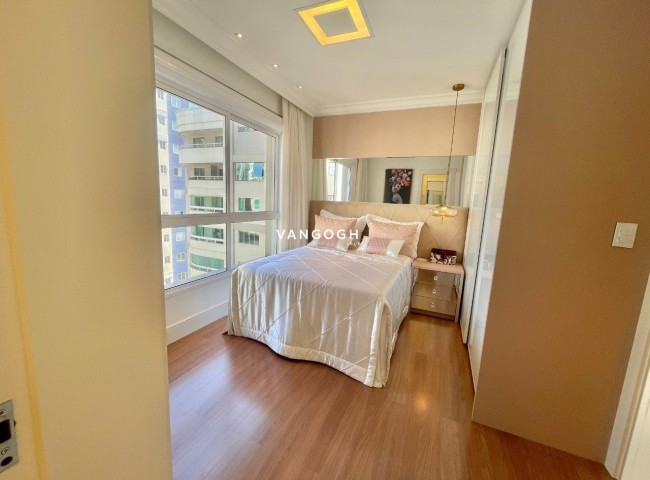 Apartamento 4 dormitórios Marie Antoinette, Meia Praia - ITAPEMA