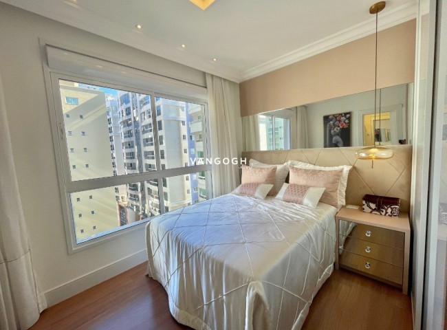 Apartamento 4 dormitórios Marie Antoinette, Meia Praia - ITAPEMA