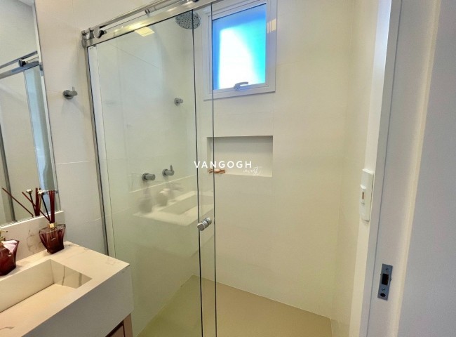 Apartamento 4 dormitórios Marie Antoinette, Meia Praia - ITAPEMA