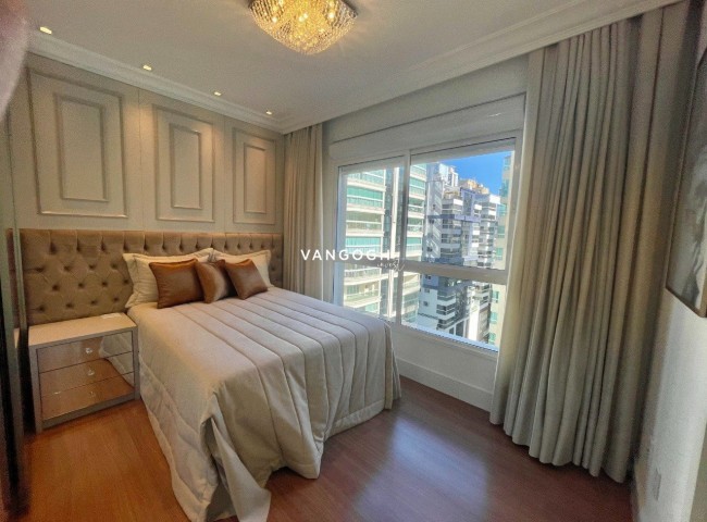 Apartamento 4 dormitórios Marie Antoinette, Meia Praia - ITAPEMA