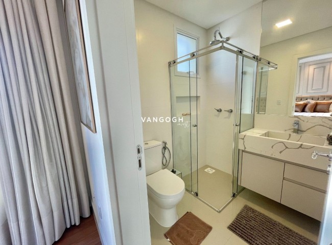 Apartamento 4 dormitórios Marie Antoinette, Meia Praia - ITAPEMA