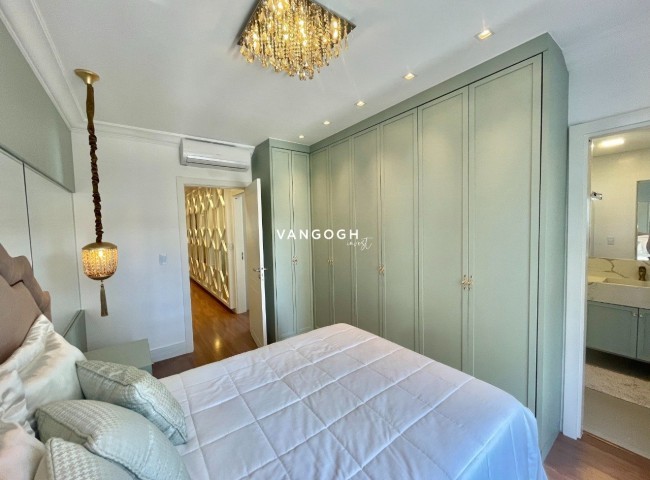 Apartamento 4 dormitórios Marie Antoinette, Meia Praia - ITAPEMA