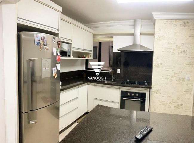 Apartamento 3 dormitórios Itatiaia, Quadra Mar - Balneário Camboriú