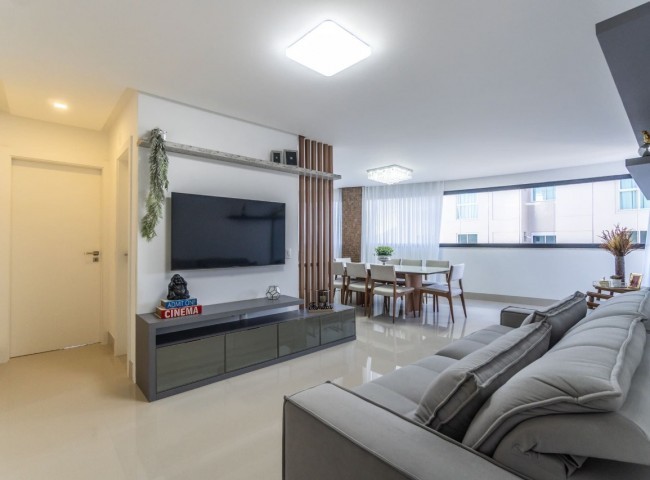 Apartamento 4 dormitórios Villa Castelli