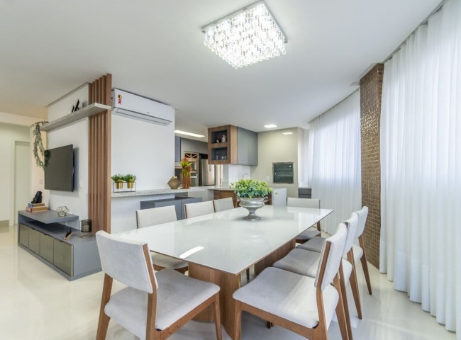 Apartamento 4 dormitórios Villa Castelli