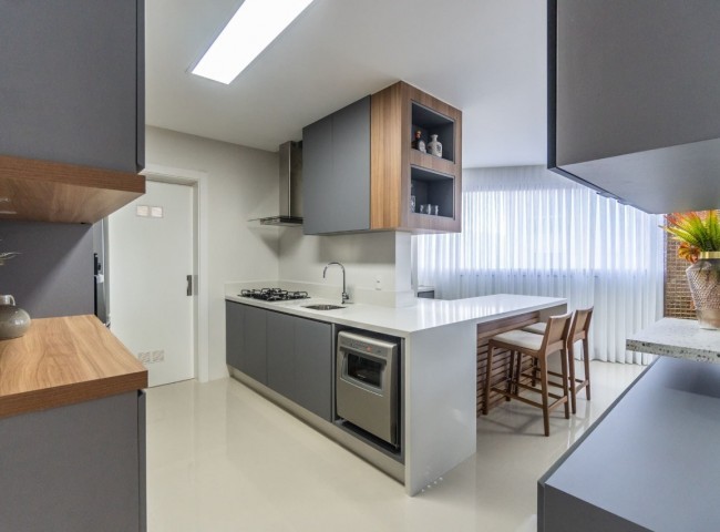 Apartamento 4 dormitórios Villa Castelli