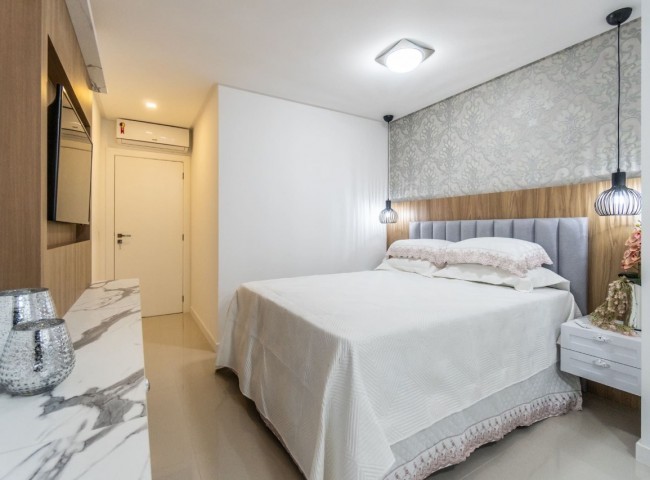 Apartamento 4 dormitórios Villa Castelli