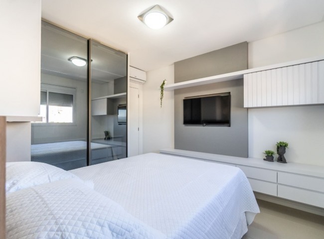 Apartamento 4 dormitórios Villa Castelli