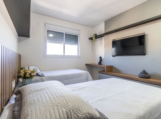 Apartamento 4 dormitórios Villa Castelli