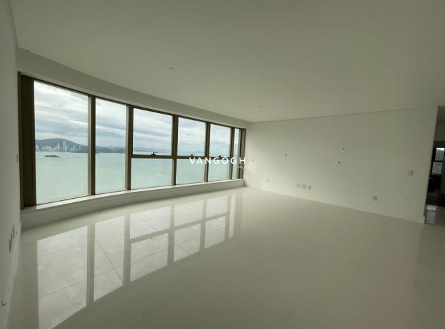 Apartamento 5 dormitórios Yachthouse