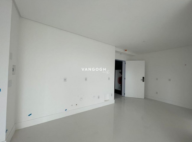 Apartamento 5 dormitórios Yachthouse