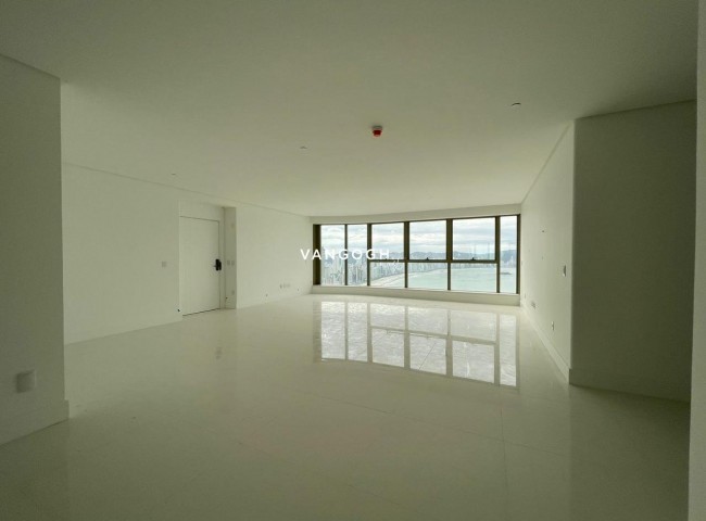 Apartamento 5 dormitórios Yachthouse