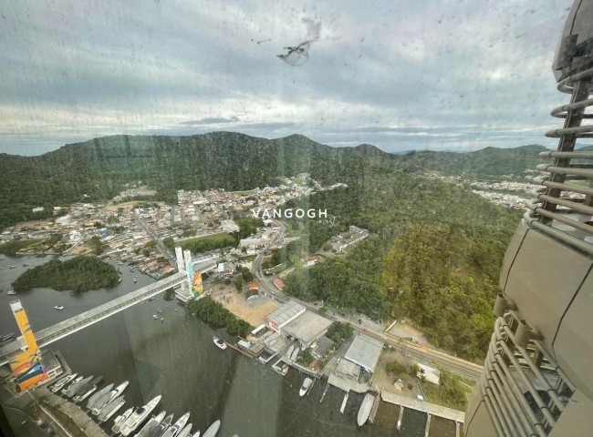 Apartamento 5 dormitórios Yachthouse