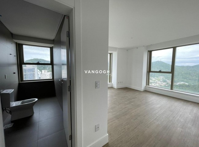 Apartamento 5 dormitórios Yachthouse