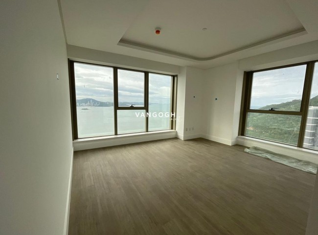 Apartamento 5 dormitórios Yachthouse