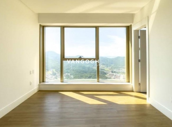 Apartamento 5 dormitórios Yachthouse