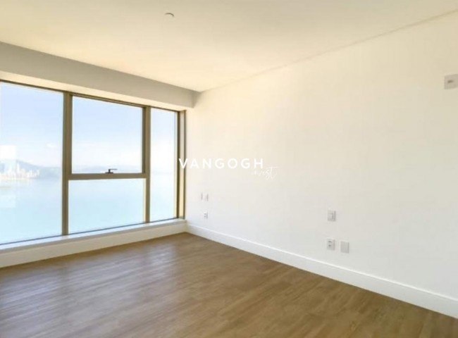 Apartamento 5 dormitórios Yachthouse