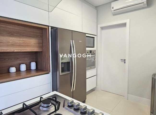 Apartamento 4 dormitórios Edficio Salinas - Quadra Mar, Meia Praia - ITAPEMA