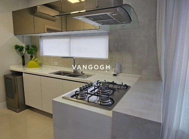 Apartamento 4 dormitórios Edficio Salinas - Quadra Mar, Meia Praia - ITAPEMA