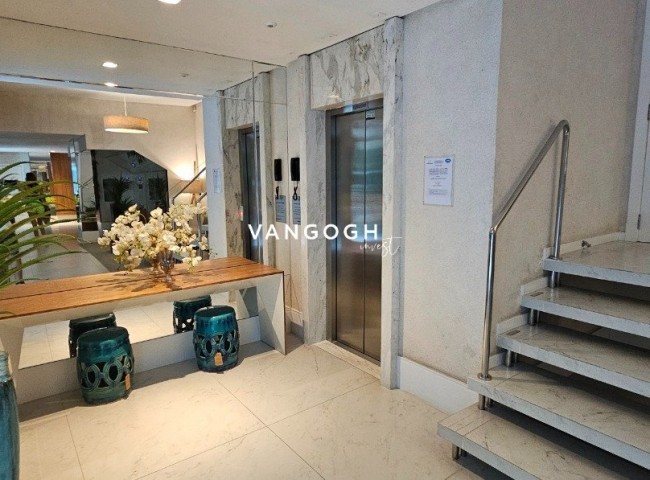 Apartamento 4 dormitórios Edficio Salinas - Quadra Mar, Meia Praia - ITAPEMA