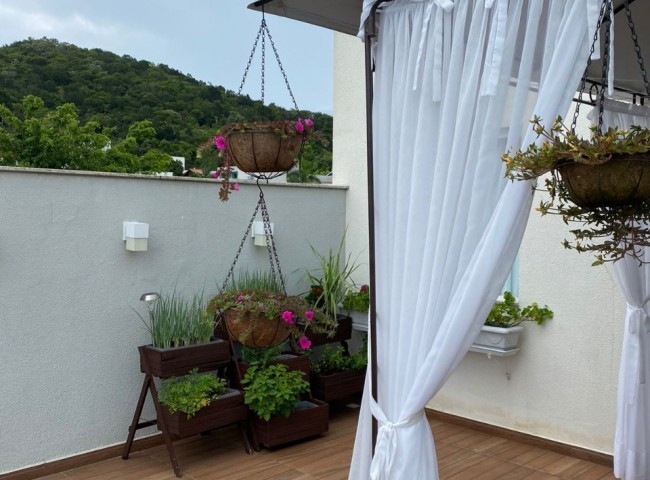 Sobrado 2 dormitórios Triplex, Praia dos Amores - Balneário Camboriú