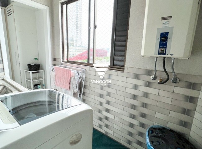 Apartamento 3 dormitórios Ilha de São Sebastião, Barra Sul - Balneário Camboriú