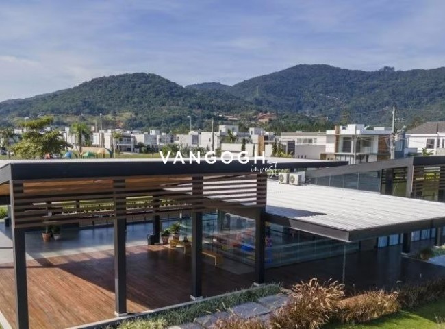 Casa 4 dormitórios Caledônia Private Village, Santa Regina - Camboriú