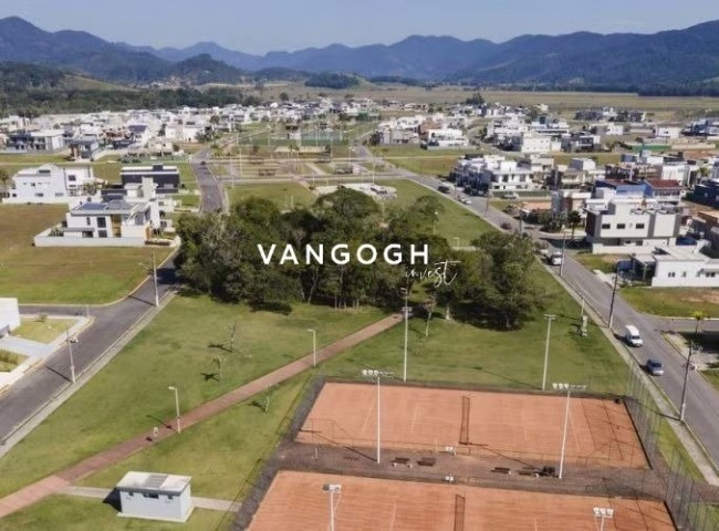 Casa 4 dormitórios Caledônia Private Village, Santa Regina - Camboriú