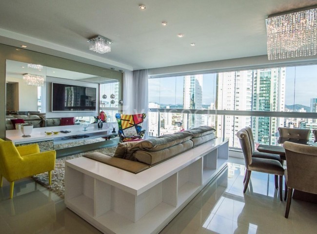 Apartamento 3 dormitórios Palm Beach, Quadra Mar - Balneário Camboriú