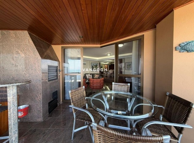 Apartamento Ed. Nina Schürmann, Frente Mar Centro - Balneário Camboriú