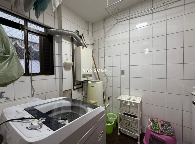 Apartamento Ed. Nina Schürmann, Frente Mar Centro - Balneário Camboriú