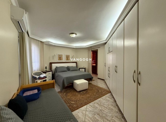 Apartamento Ed. Nina Schürmann, Frente Mar Centro - Balneário Camboriú