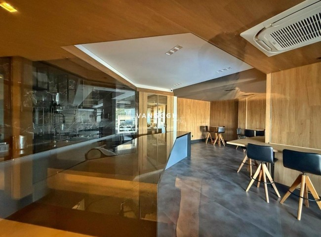 Apartamento Ed. Nina Schürmann, Frente Mar Centro - Balneário Camboriú