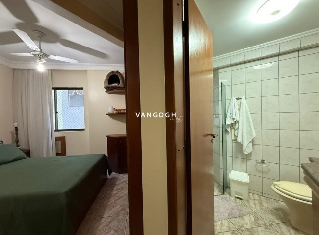 Apartamento Ed. Nina Schürmann, Frente Mar Centro - Balneário Camboriú