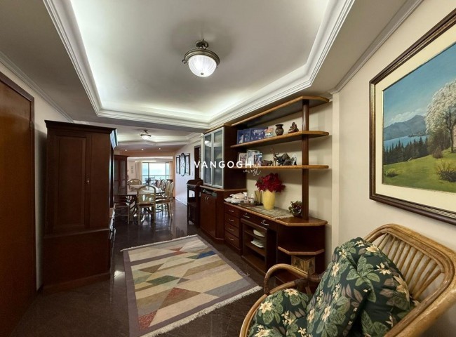 Apartamento Ed. Nina Schürmann, Frente Mar Centro - Balneário Camboriú