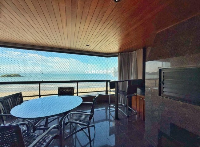 Apartamento Ed. Nina Schürmann, Frente Mar Centro - Balneário Camboriú
