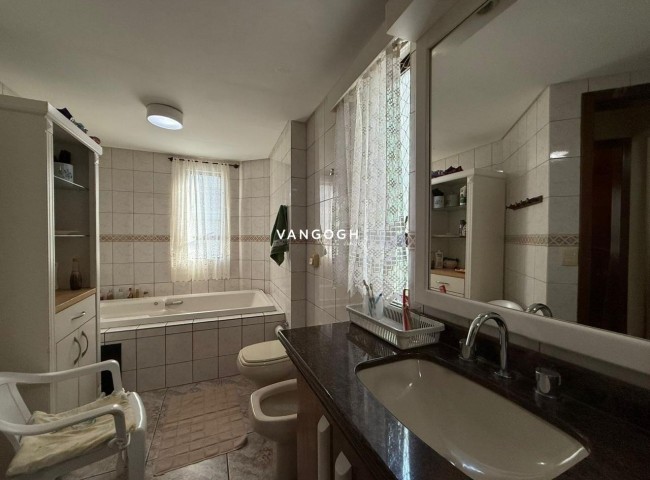 Apartamento Ed. Nina Schürmann, Frente Mar Centro - Balneário Camboriú