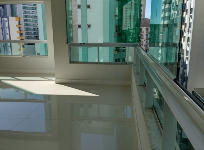 Apartamento 3 dormitórios Cidade Jardim, Quadra Mar - Balneário Camboriú