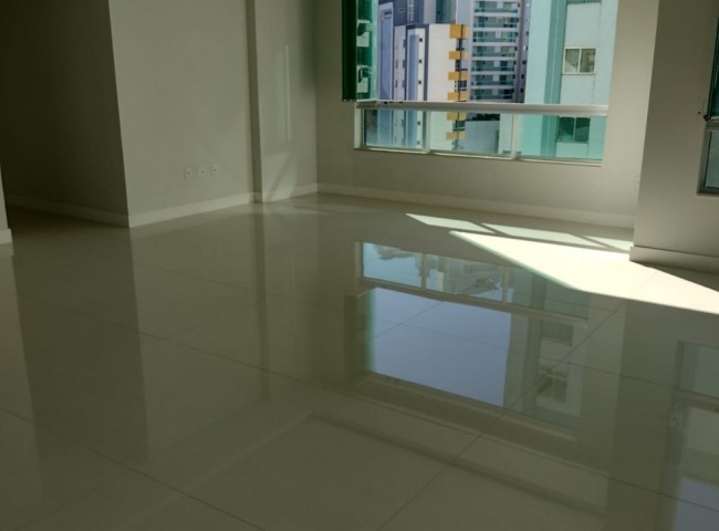 Apartamento 3 dormitórios Cidade Jardim, Quadra Mar - Balneário Camboriú