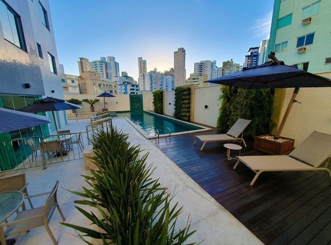 Apartamento 3 dormitórios Cidade Jardim, Quadra Mar - Balneário Camboriú