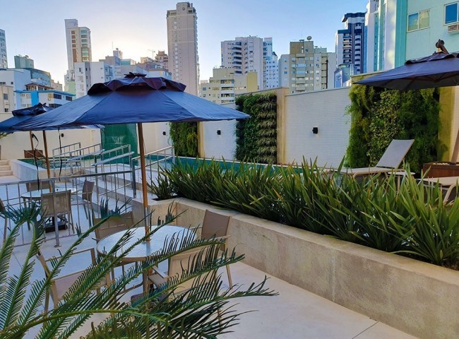 Apartamento 3 dormitórios Cidade Jardim, Quadra Mar - Balneário Camboriú