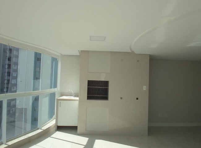 Apartamento 3 dormitórios La Madeson, Quadra Mar - Balneário Camboriú
