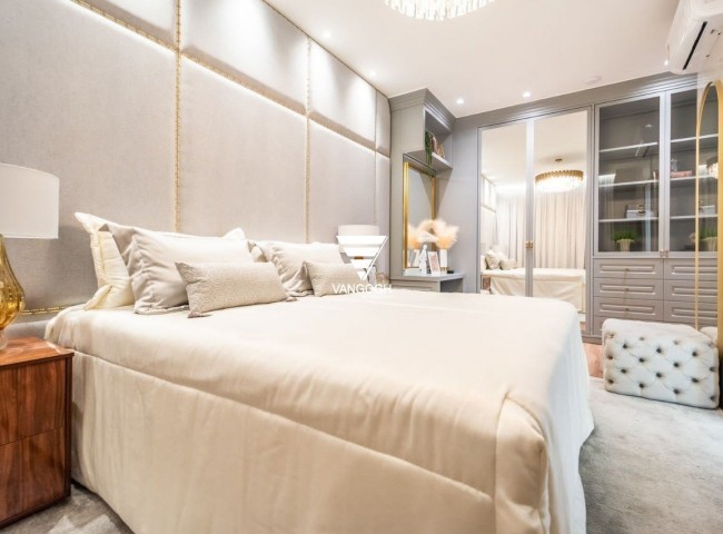 Apartamento 4 dormitórios Paramount Tower, Meia Praia - ITAPEMA