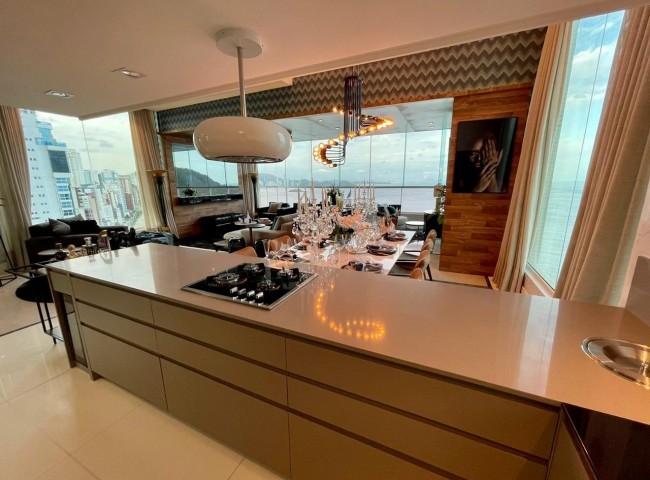 Cobertura 7 dormitórios Summer Beach, Frente Mar - Balneário Camboriú